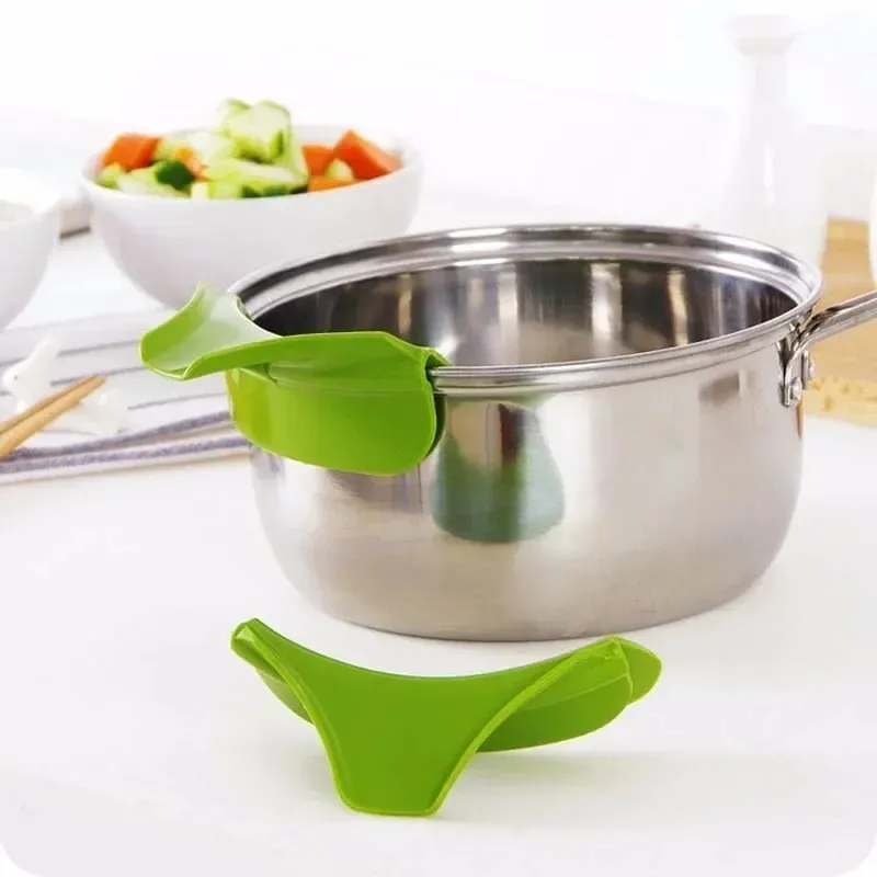 Spout Funnel for Pots Pans and Bowls and Jars Kitchen Gadget Tools Creative Silicone Liquid Funnel Anti-spill Slip On Pour Soup — image 7