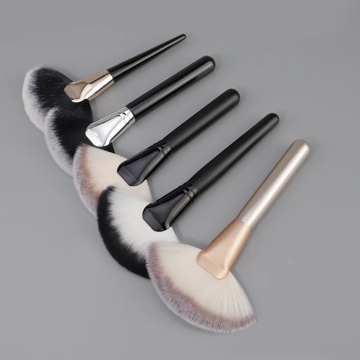 1 Buah Kuas Makeup Kipas Besar Bedak Wajah Foundation Perona Pipi Concealer Kuas Kabuki Alat Kosmetik Pincel Maquiagem
