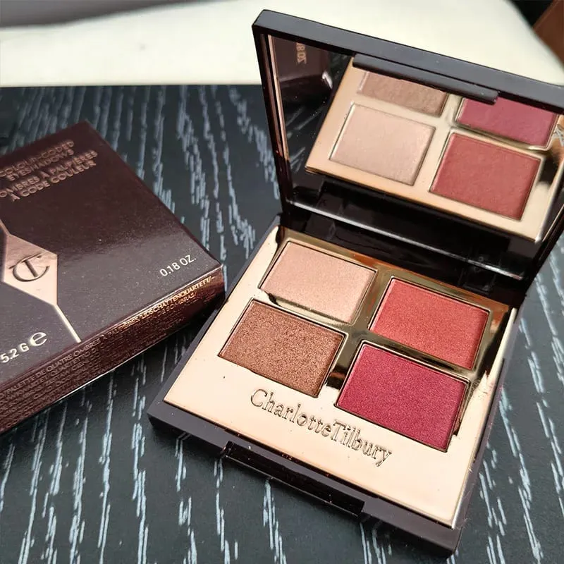 Μακιγιάζ μάρκας Charlotte Tilbury 4 χρωμάτων Δίσκος σκιάς ματιών 5,2 g Μαξιλάρι Talk Nature Easy To Color Foundation Καλλυντικά για σκιές ματιών
