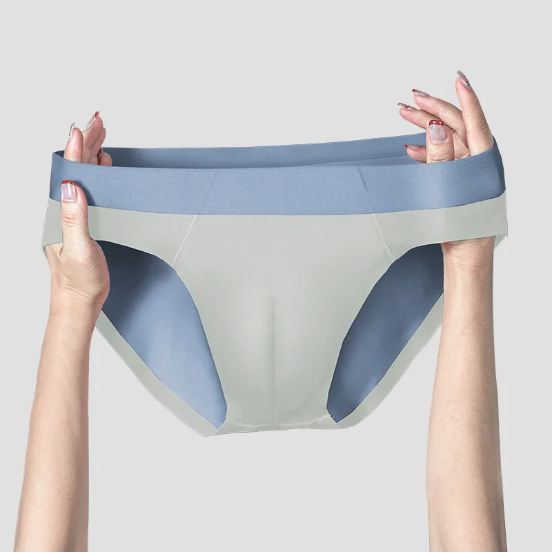Men's ice silk seamless underwear, breathable triangle pants, summer thin sporty low-waist sexy short slit — image 9