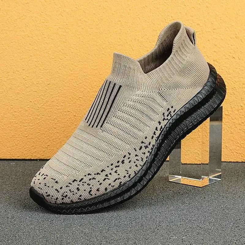 2026 Breathable Men Casual Shoes Lightweight Outdoor Male Walking Shoes Anti-slip Men's Sneakers Slip on Flats Vulcanized Shoes