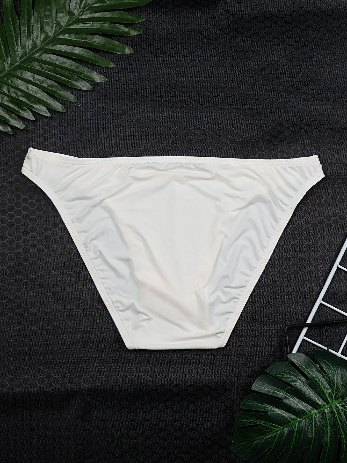 4-Pack Random Color Men's New Summer Casual Briefs, Men's Multi-Color Cool and Smooth Briefs, Men's Solid Color Breathable Comfortable Soft Briefs, Men's Stretchy Fitted Briefs