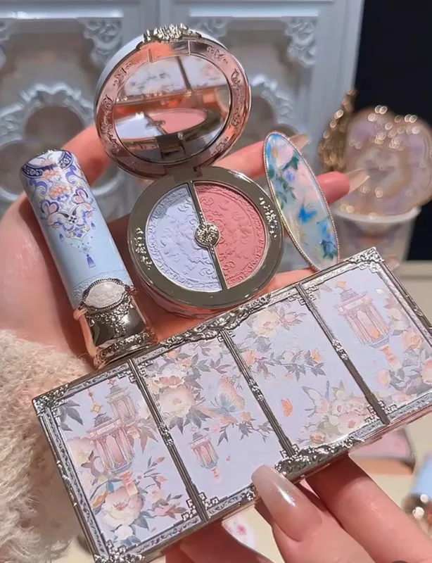 Flower Knows Butterfly Cloud Shoulder Series Gift Box Lip Glaze Blush Eyeshadow Mascara Contouring Makeup Σετ 5 τμχ/1 σετ