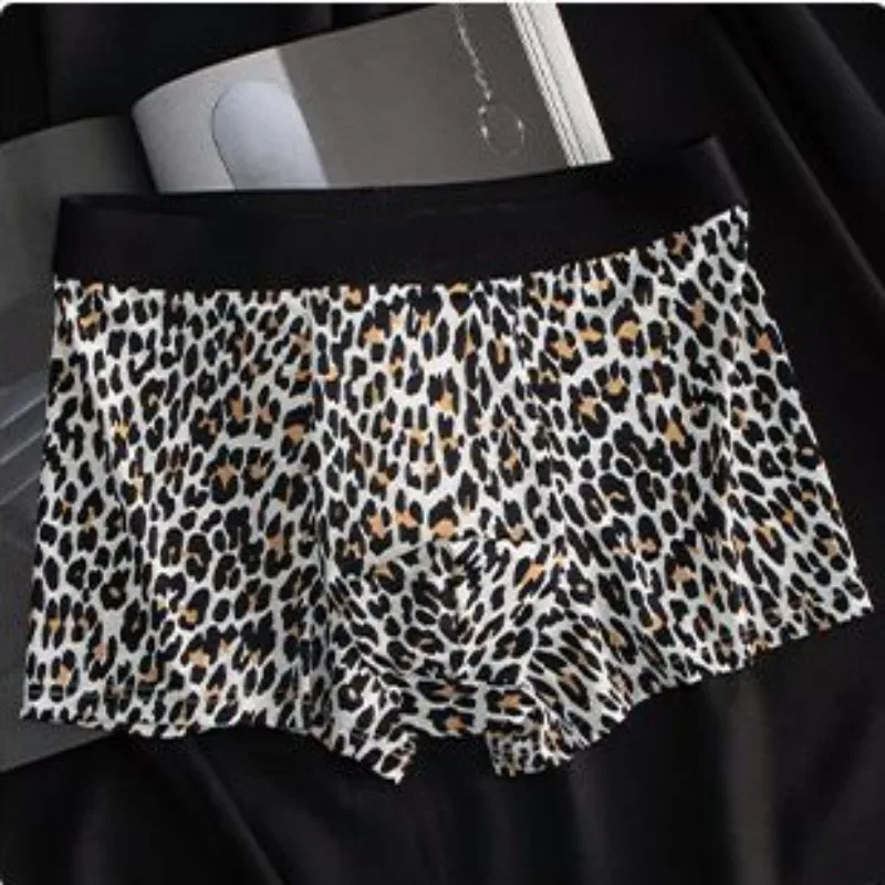 Męskie spodenki z lodowego jedwabiu wypukła etui płaskie bokserki Leopard szybkoschnące męskie kalesony bezszwowe oddychające kąpielówki
