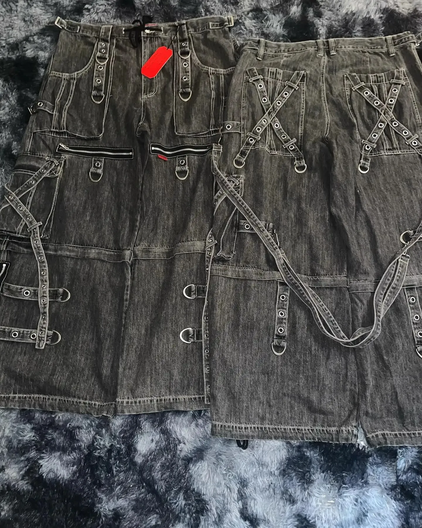 Férfi gótikus punk pántos farmer tehernadrág fekete több csatos táskás szabású utcai ruházat Divatos városi divat mosott vintage alkalmi farmernadrág — image 2