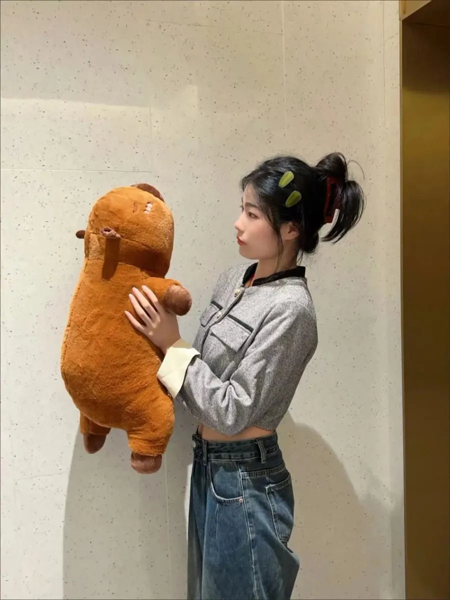 Kawaii Capybara צעצוע קטיפה ממולא Capibara פלאפי בובת ארוכה שינה רכה כרית ספה כרית תנומה צעצועי שינה לחג בית הספר