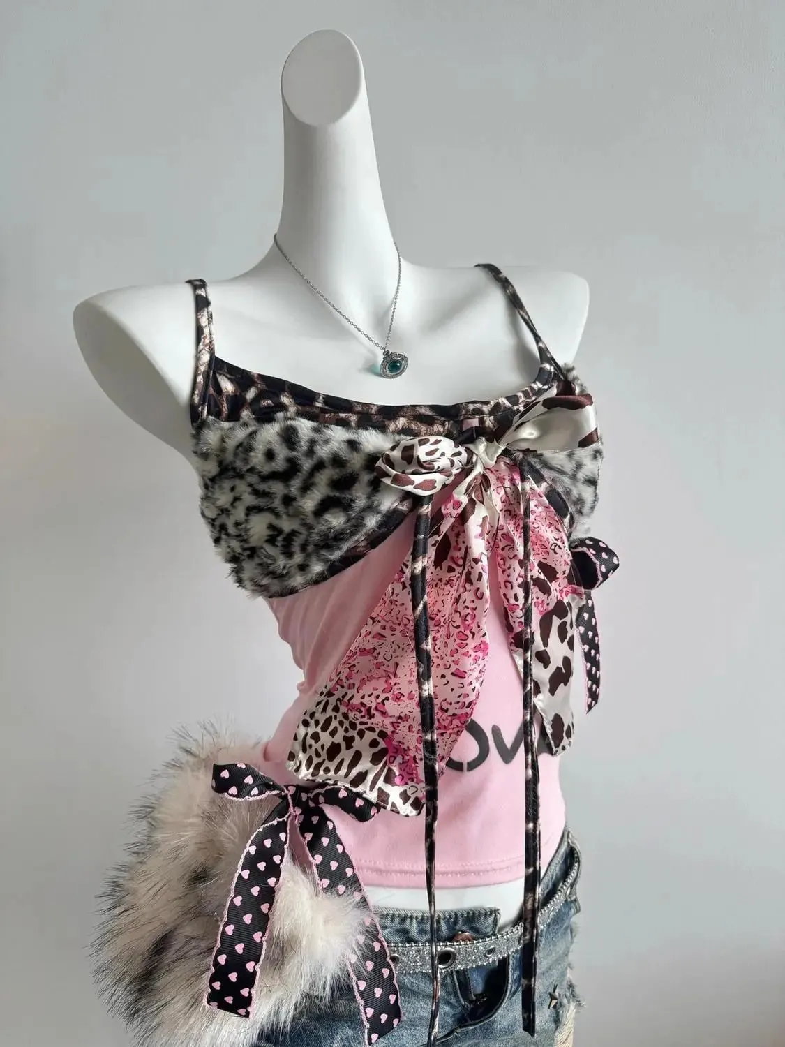 אמריקאי Harajuku Hottie Camisole תת-תרבות נמר קשת טלאים אפוד Y2K אסתטי הדפסת מכתבים טנקים נשים Slim Top