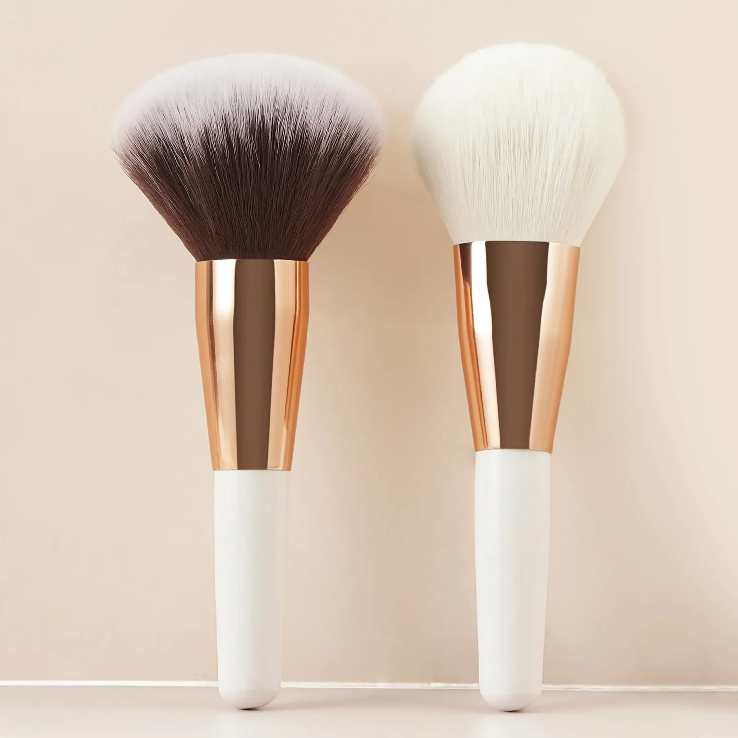 2 STKS Make-upborstels voor op reis - Poeder- en Blush-borstelset met draagbaar etui Veganistische nylon borstelharen voor schoonheid onderweg — image 2