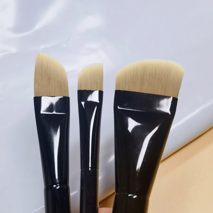 Μαύρο Curved Foundation Βούρτσες Μακιγιάζ Blush Beauty Foundation Facial Mask Care Lotion Make Up Brush Tools