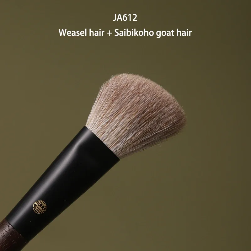 Kuas Rias Buatan Tangan Profesional 1 Buah Kuas Kontur Siku Rambut Kambing Kuda Rubah Tupai Kuas Rias Pegangan Walnut