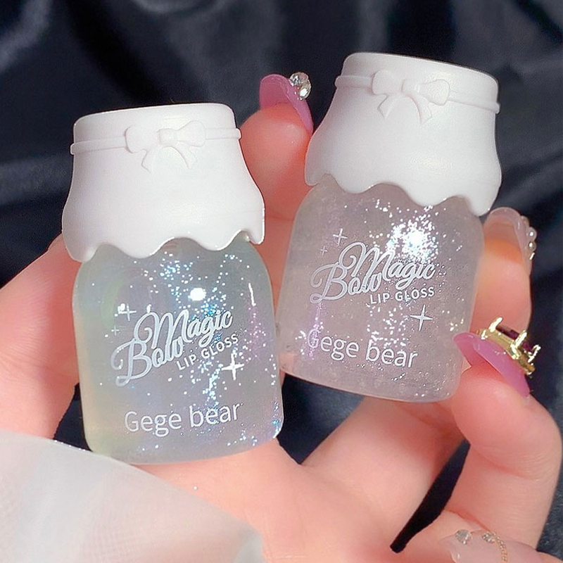 Butterfly shaped milk can lip balm moisturizes and moisturizes the mirror surface with a shimmering and pouty lips