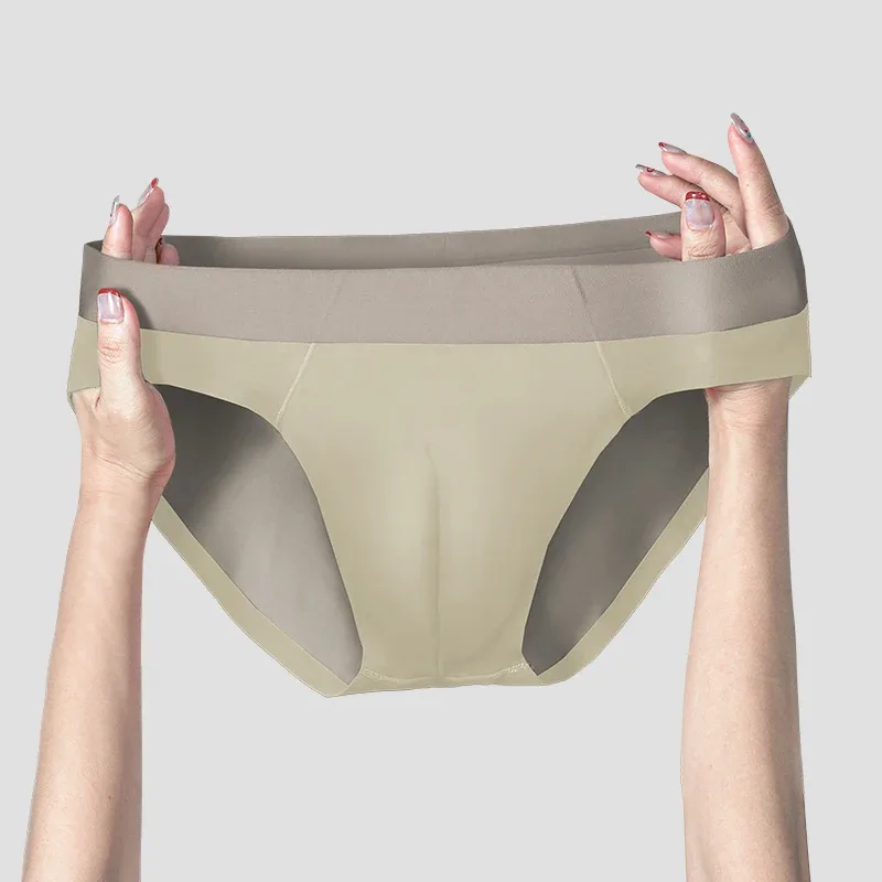Men's ice silk seamless underwear, breathable triangle pants, summer thin sporty low-waist sexy short slit — image 4