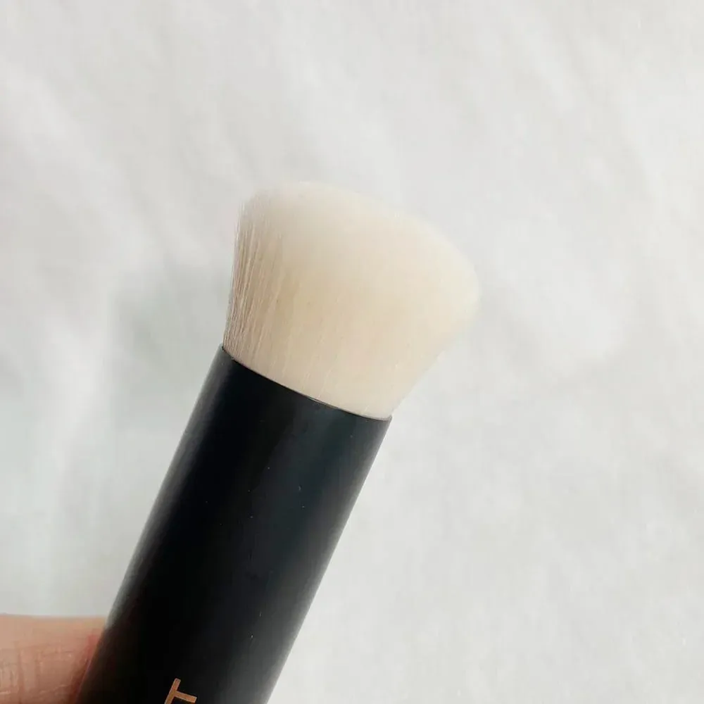 מס' 1 מלוכסן Vanish Foundation קרם פיסול קונטור קרם למזג בצורה חלקה כלי מברשת איפור