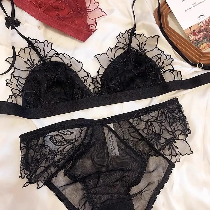 Γαλλικό Κέντημα Δαντέλα Bralette Wireless Triangle Cup σουτιέν για γυναίκες Κομψό σετ εσωρούχων Λεπτές τιράντες Μικρό κάλυμμα στήθους MOYISU
