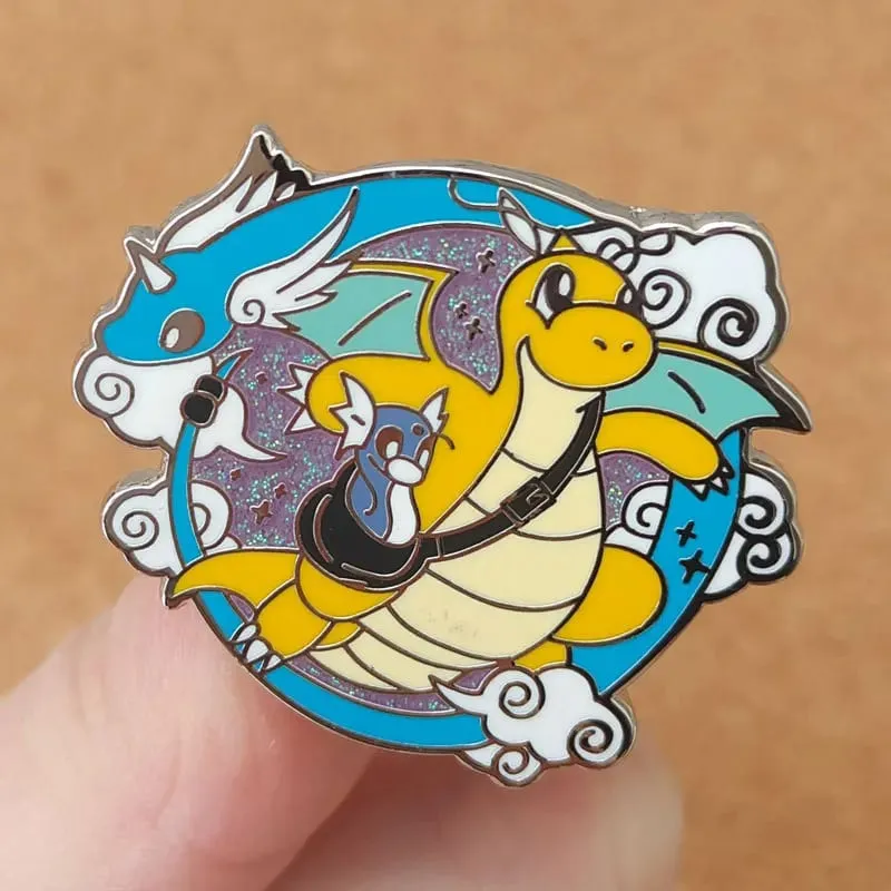 Anime Pokemon Charmander Men Chân Thu Thập Kawaii Khủng Long Kim Loại Hoạt Hình Thổ Cẩm Ba Lô Mũ Túi Cổ Ve Áo Huy Hiệu