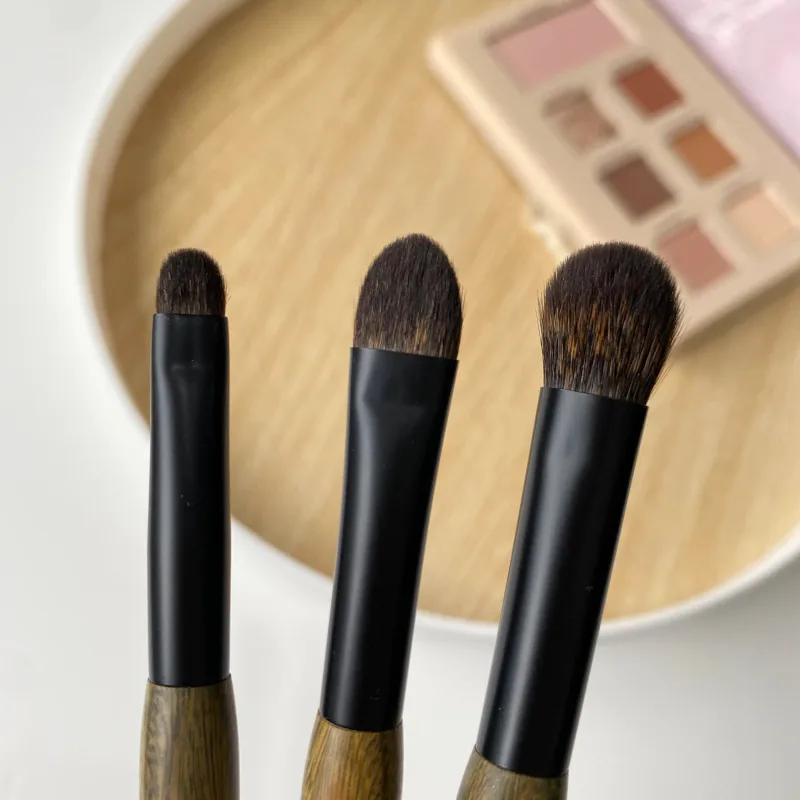 Professional Handmade Makeup Brushes 1PC Soft Squirrel Goat Hair Eye Shadow Blending Brush Green Sandalwood Handle Make Up Brush