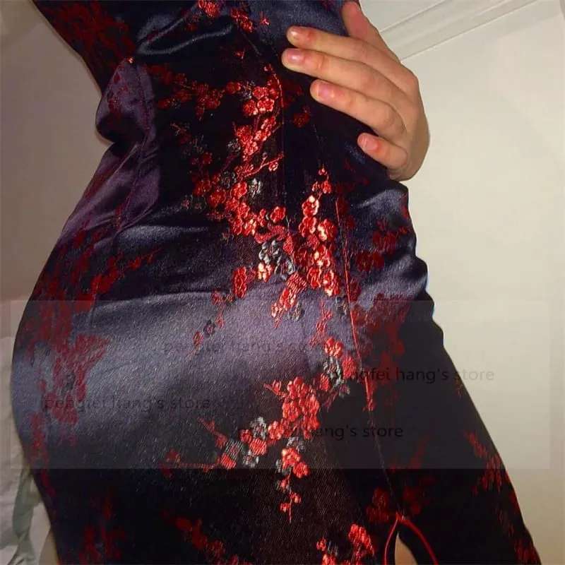 נשים בסגנון סיני דרקון Phenix Qipao קלאסי אדום סאטן Cheongsam בתוספת גודל שמלת מיני שרוול קצר Vestidos 3XL 4XL 5XL 6XL