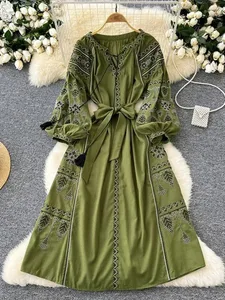 Bohem Retro Etnik Tarzı Elbise kadın Yeni Bahar Sonbahar Işlemeli Dantel Up Fener Kollu Bel Cinching Uzun Elbise A155