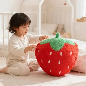 Oreiller en peluche doux à la fraise, jouets doux, canapé, oreiller de câlin pour la maison, coussin à thème de fruits, cadeaux d'anniversaire
