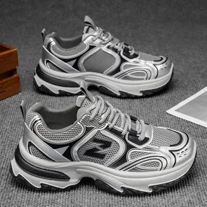 2025 Noves sabatilles gruixudes - Alçada de la sola - Augment de sabatilles d'home d'estil retro Sabates casuals versàtils transpirables de malla