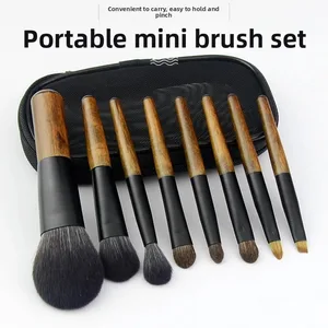8 Buah Set Kuas Rias Perjalanan Mini dengan Kantong Gagang Kayu Kuas Kosmetik untuk Bedak Wajah Perona Pipi Concealer Eyeshadow